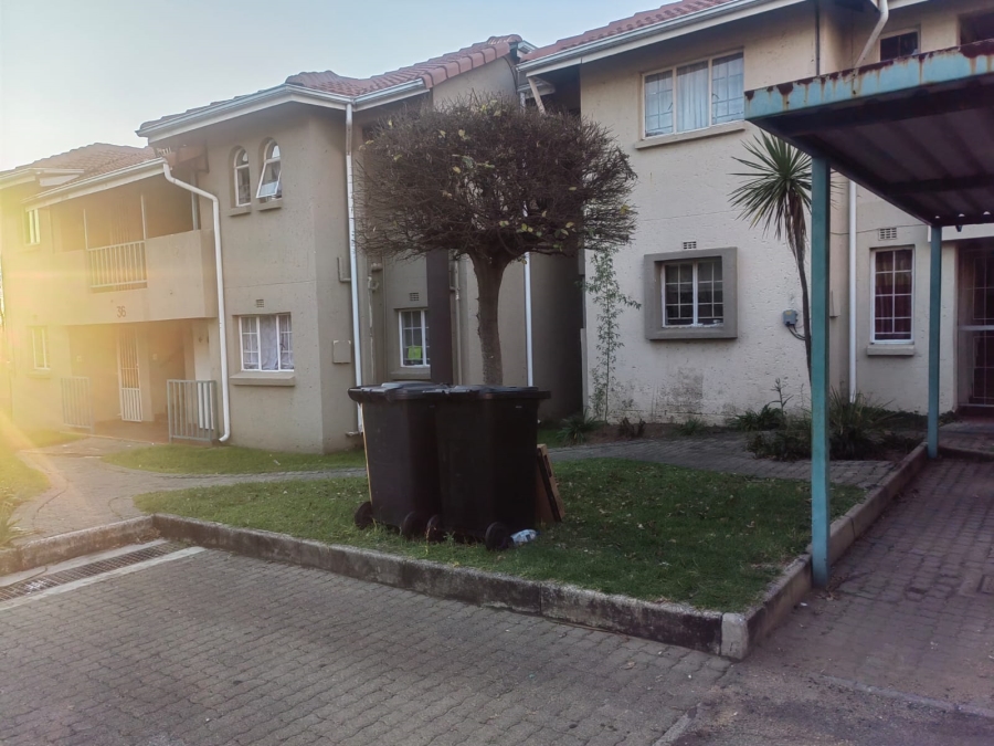 2 Bedroom Property for Sale in Vorna Valley Gauteng