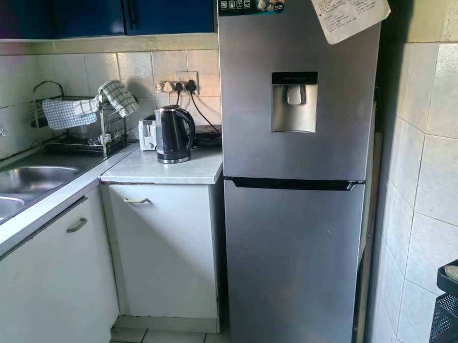2 Bedroom Property for Sale in Vorna Valley Gauteng
