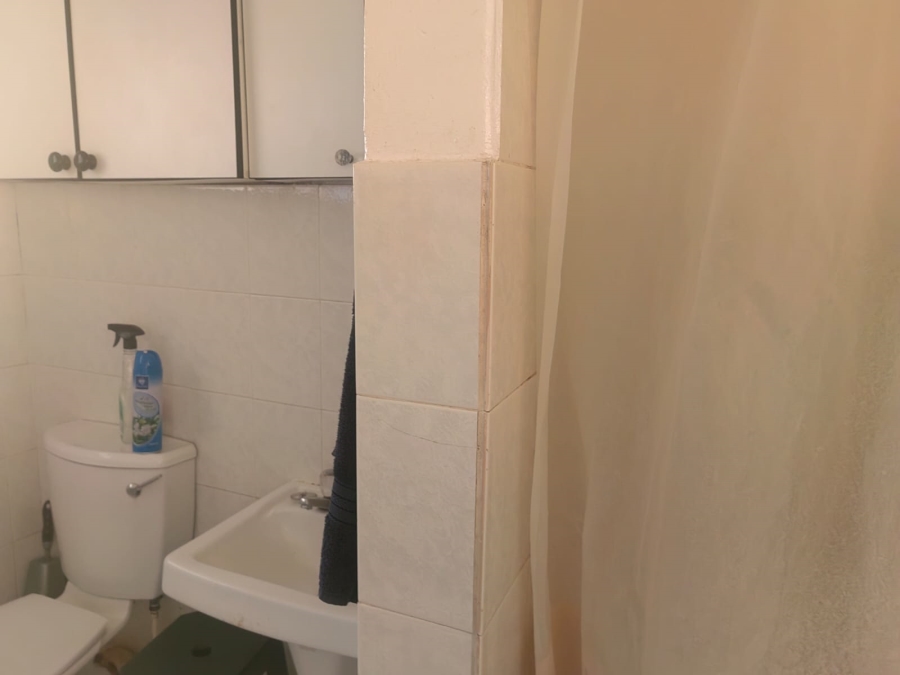 2 Bedroom Property for Sale in Vorna Valley Gauteng