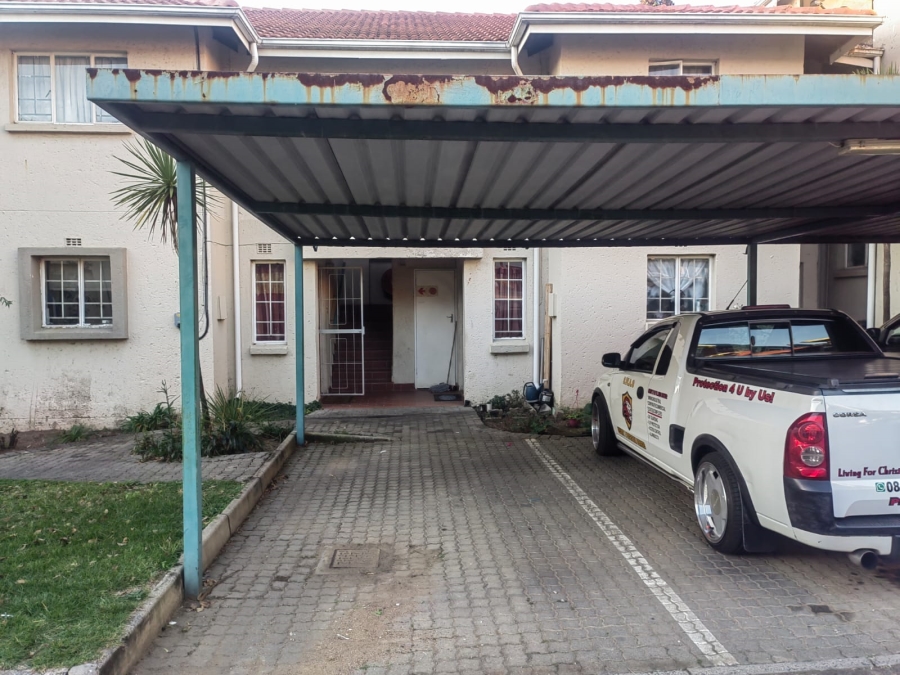 2 Bedroom Property for Sale in Vorna Valley Gauteng