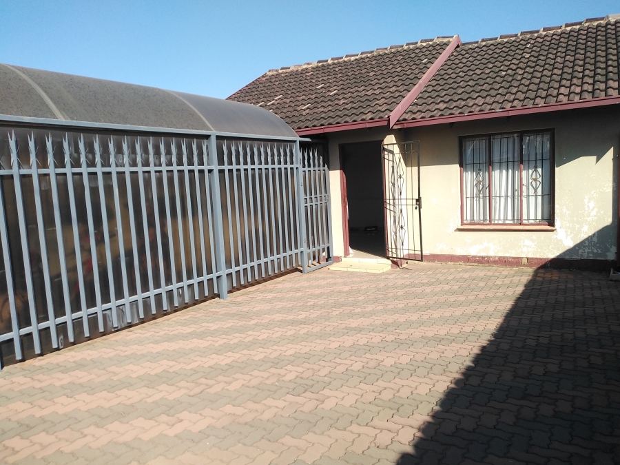 To Let 2 Bedroom Property for Rent in Mmesi Park Gauteng