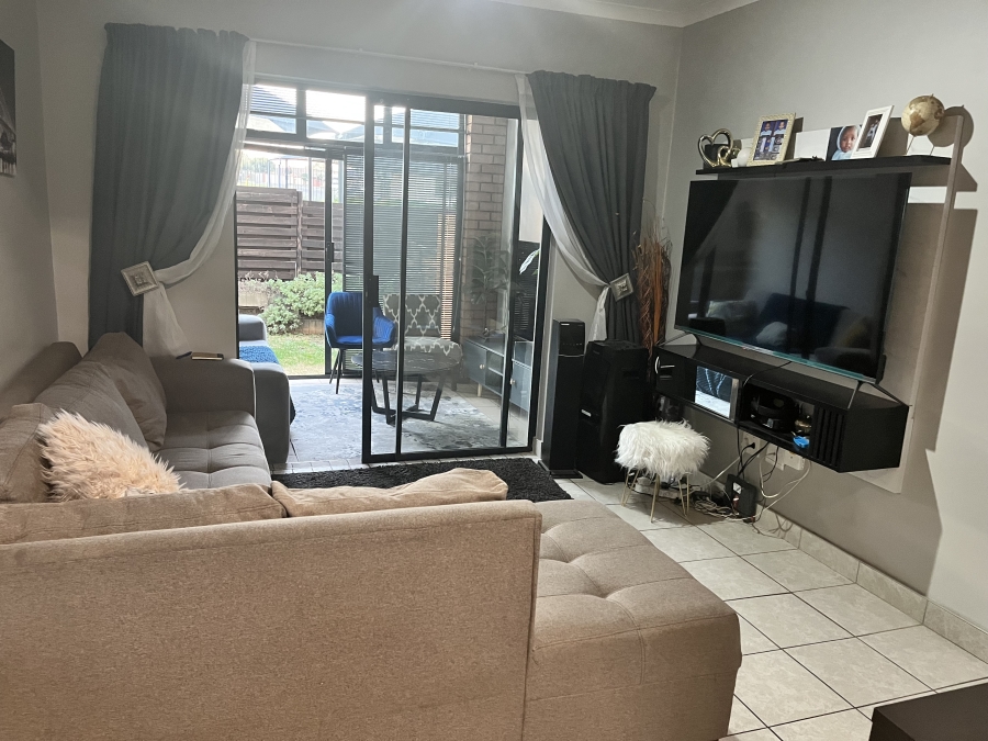 2 Bedroom Property for Sale in Noordwyk Gauteng