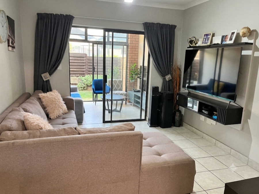 2 Bedroom Property for Sale in Noordwyk Gauteng