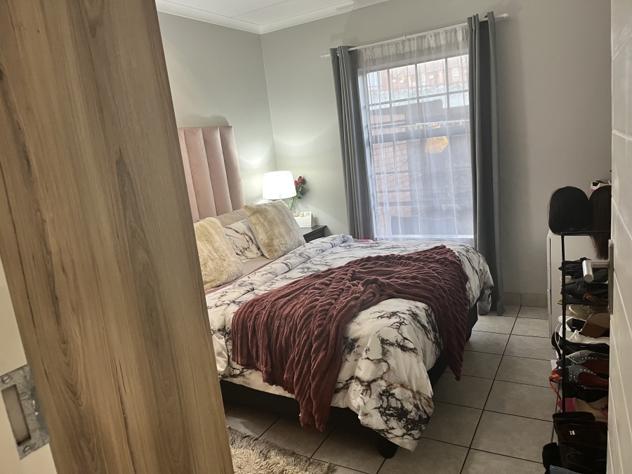 2 Bedroom Property for Sale in Noordwyk Gauteng