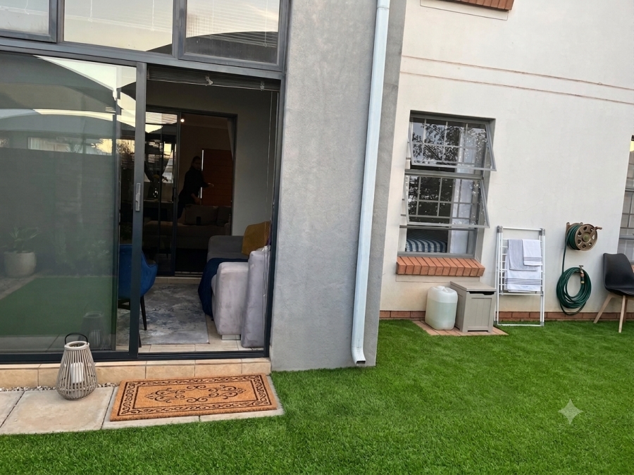 2 Bedroom Property for Sale in Noordwyk Gauteng