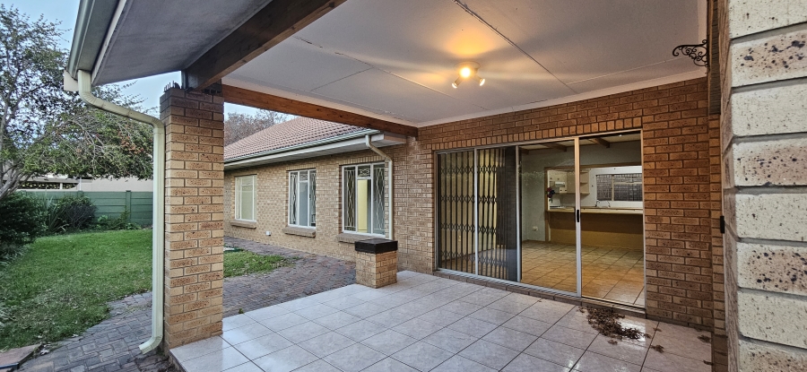 3 Bedroom Property for Sale in Three Rivers Proper Gauteng