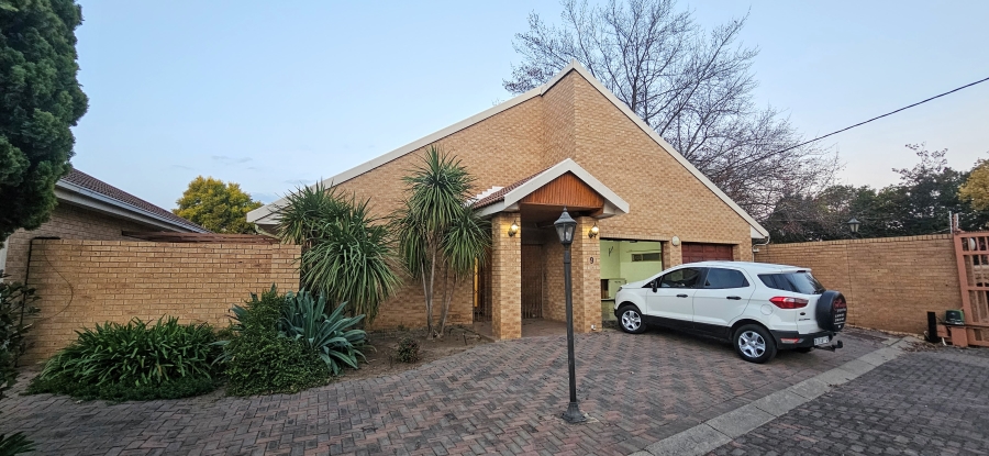3 Bedroom Property for Sale in Three Rivers Proper Gauteng