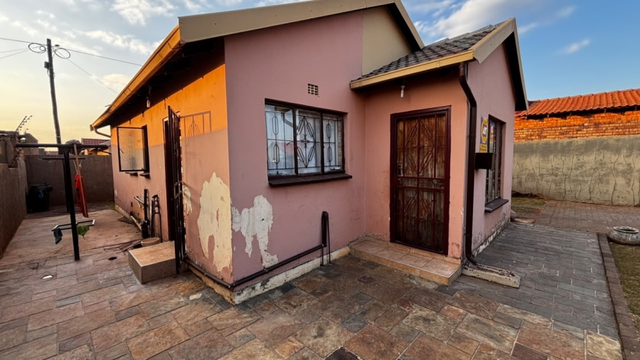 3 Bedroom Property for Sale in Dawn Park Gauteng