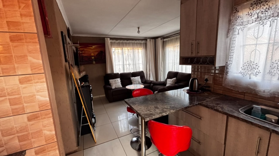 3 Bedroom Property for Sale in Dawn Park Gauteng