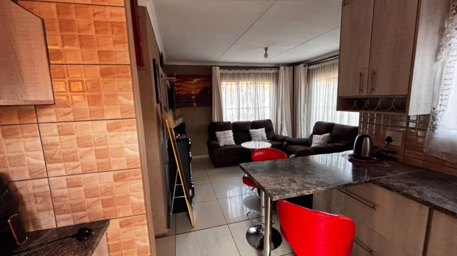3 Bedroom Property for Sale in Dawn Park Gauteng