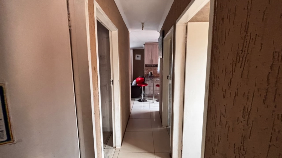 3 Bedroom Property for Sale in Dawn Park Gauteng