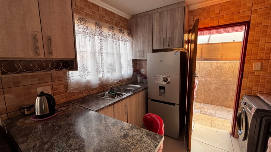 3 Bedroom Property for Sale in Dawn Park Gauteng
