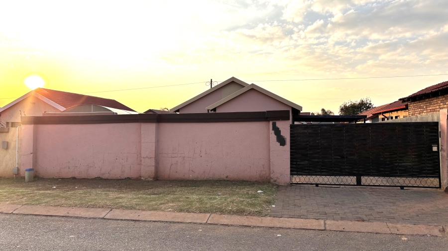 3 Bedroom Property for Sale in Dawn Park Gauteng