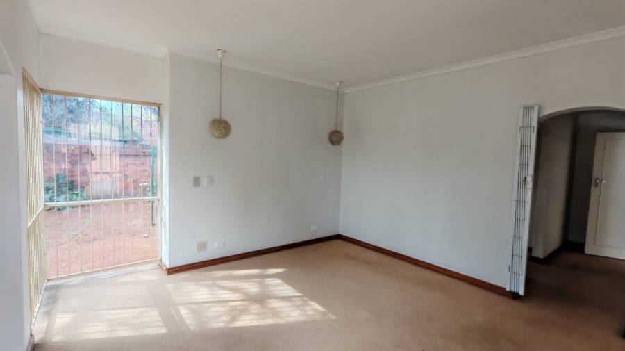 5 Bedroom Property for Sale in Larrendale Gauteng