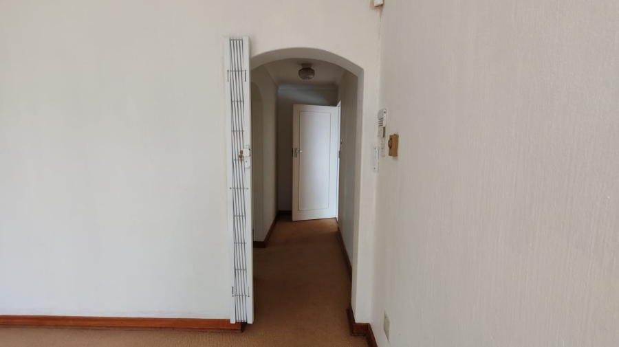 5 Bedroom Property for Sale in Larrendale Gauteng