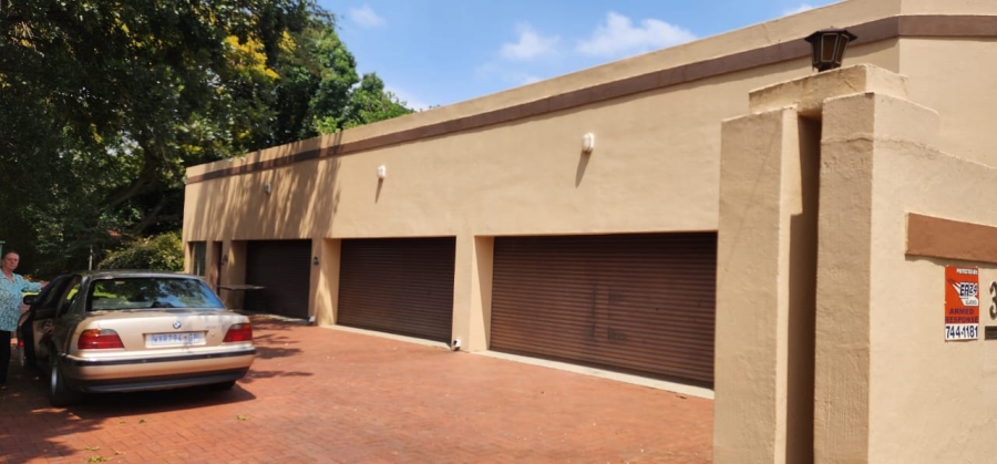 5 Bedroom Property for Sale in Larrendale Gauteng
