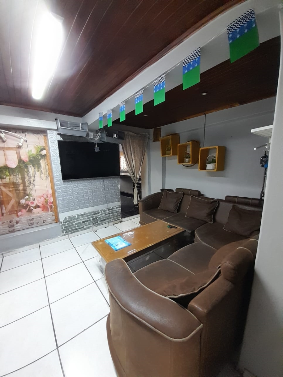 4 Bedroom Property for Sale in Petersfield Gauteng