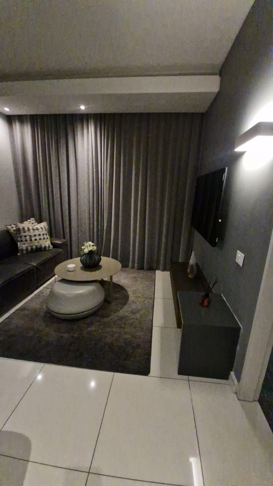 To Let 1 Bedroom Property for Rent in Sandown Gauteng