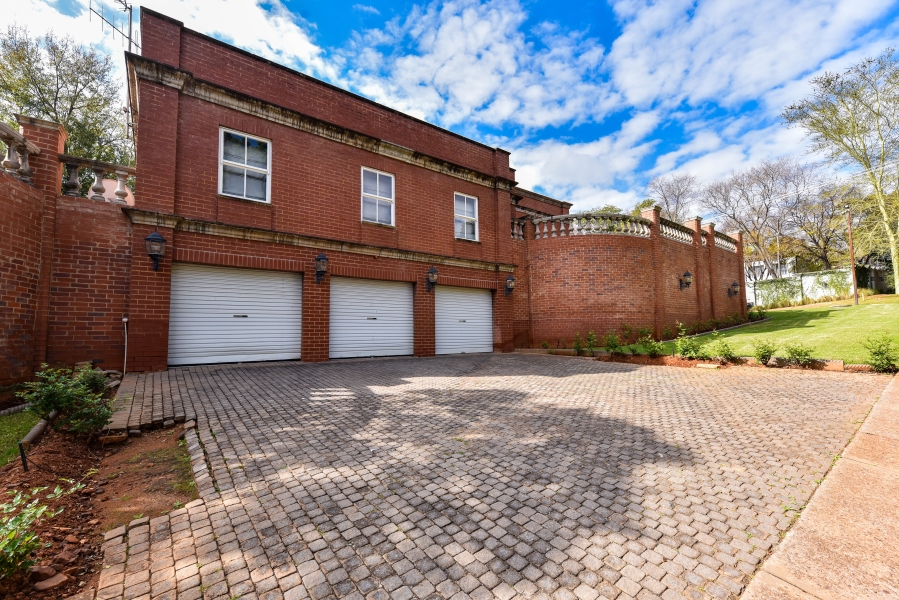 4 Bedroom Property for Sale in Waterkloof Gauteng