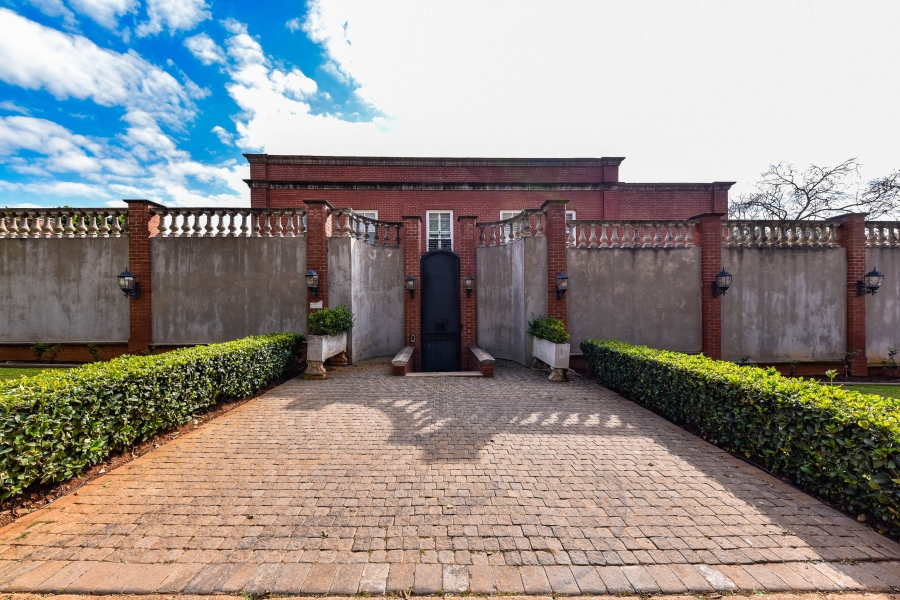 4 Bedroom Property for Sale in Waterkloof Gauteng