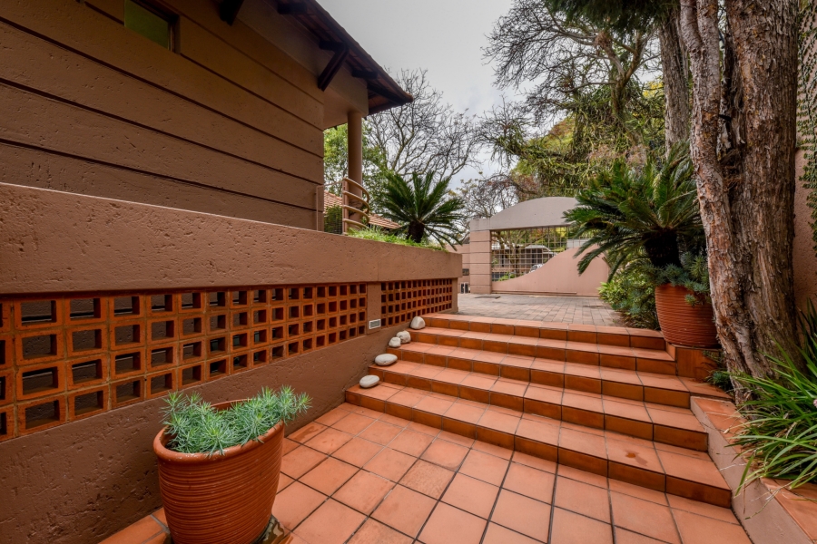 6 Bedroom Property for Sale in Muckleneuk Gauteng
