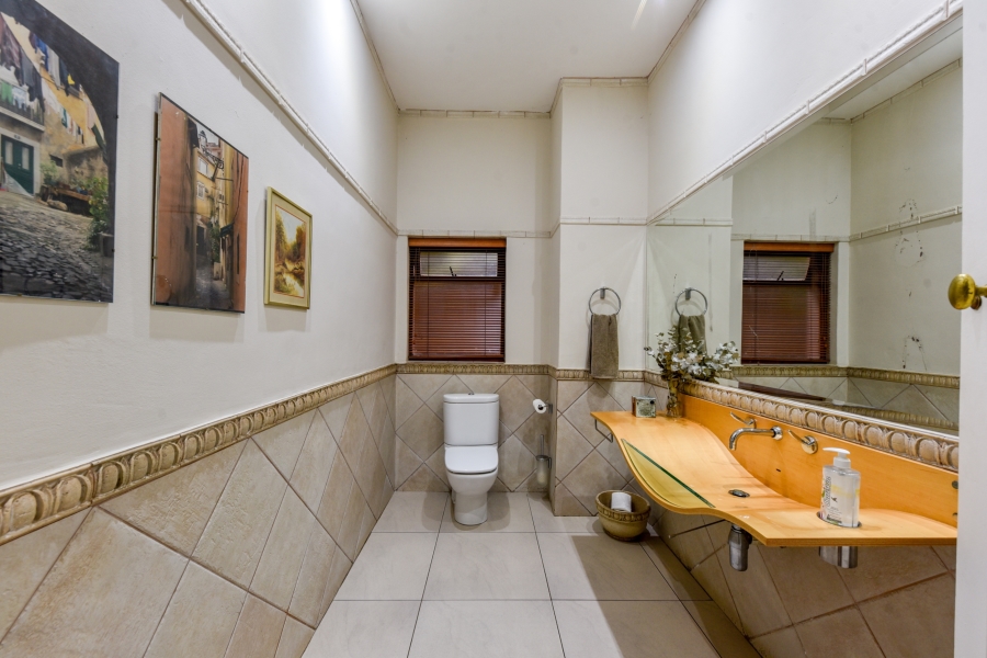 6 Bedroom Property for Sale in Muckleneuk Gauteng