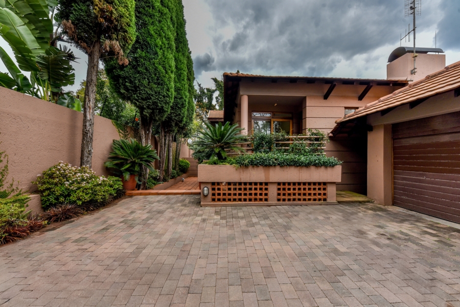 6 Bedroom Property for Sale in Muckleneuk Gauteng