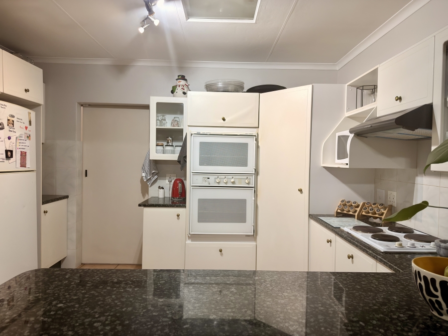 3 Bedroom Property for Sale in Die Wilgers Gauteng