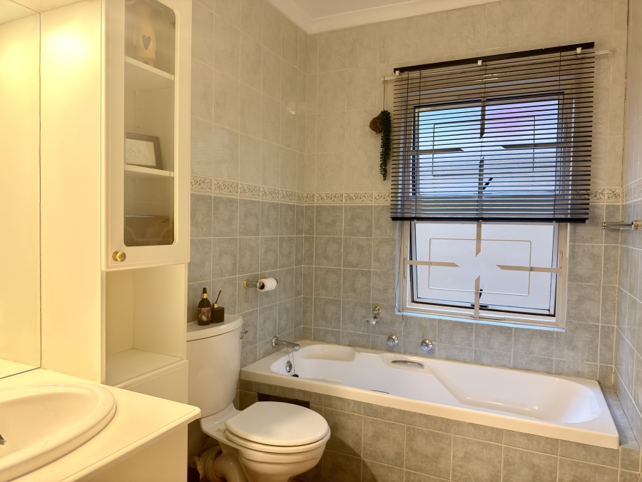 3 Bedroom Property for Sale in Die Wilgers Gauteng