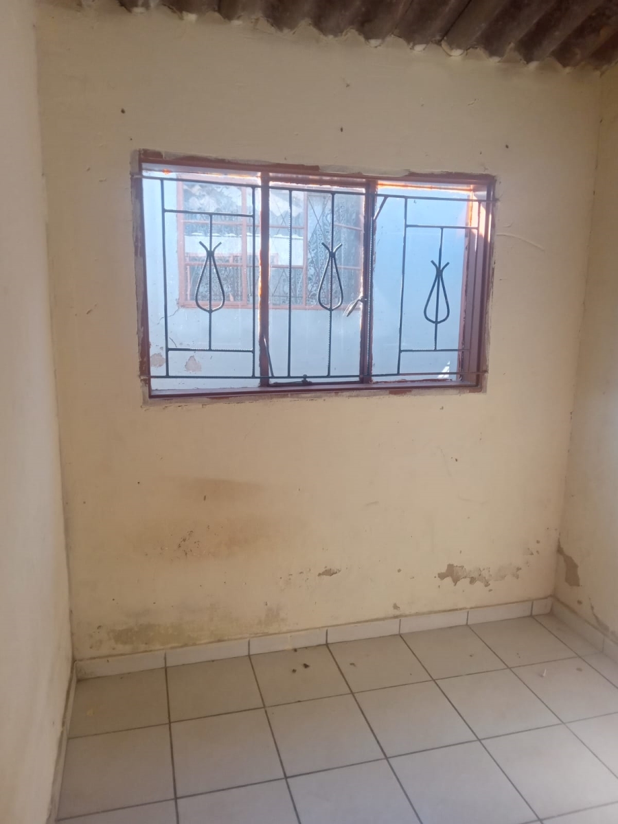 10 Bedroom Property for Sale in Kaalfontein Gauteng