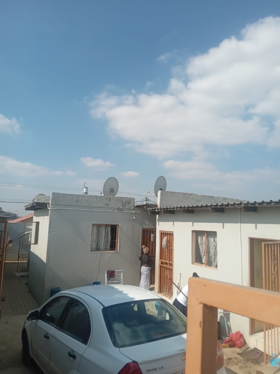 10 Bedroom Property for Sale in Kaalfontein Gauteng