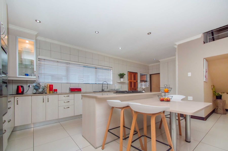 5 Bedroom Property for Sale in Randpark Ridge Gauteng