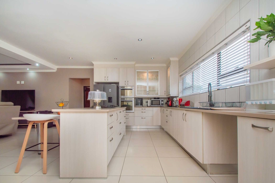 5 Bedroom Property for Sale in Randpark Ridge Gauteng