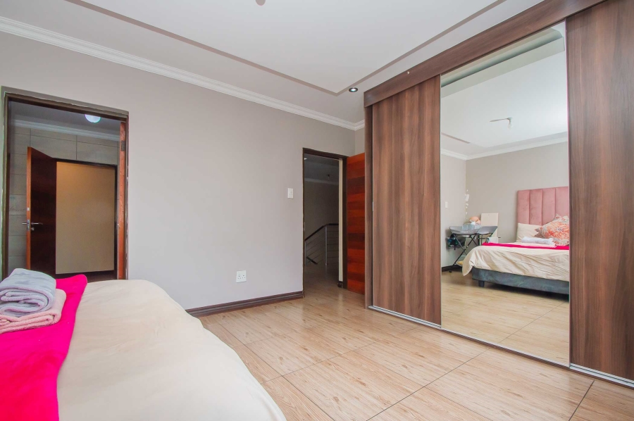5 Bedroom Property for Sale in Randpark Ridge Gauteng