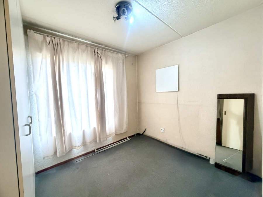 2 Bedroom Property for Sale in Lakefield Gauteng