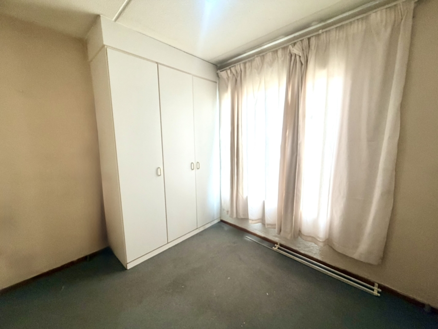 2 Bedroom Property for Sale in Lakefield Gauteng