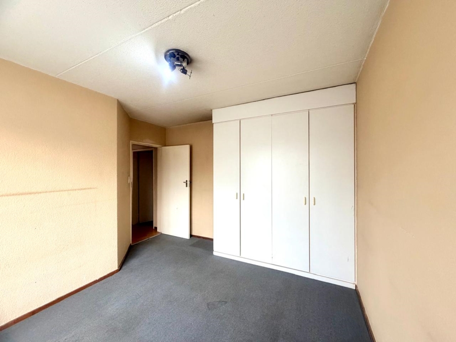 2 Bedroom Property for Sale in Lakefield Gauteng