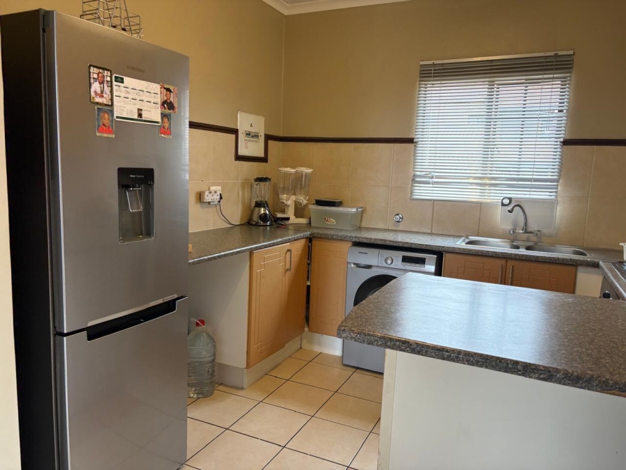 To Let 2 Bedroom Property for Rent in Equestria Gauteng