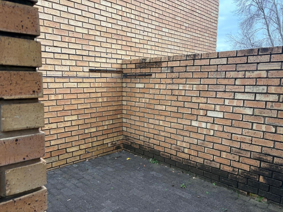 To Let 2 Bedroom Property for Rent in Equestria Gauteng