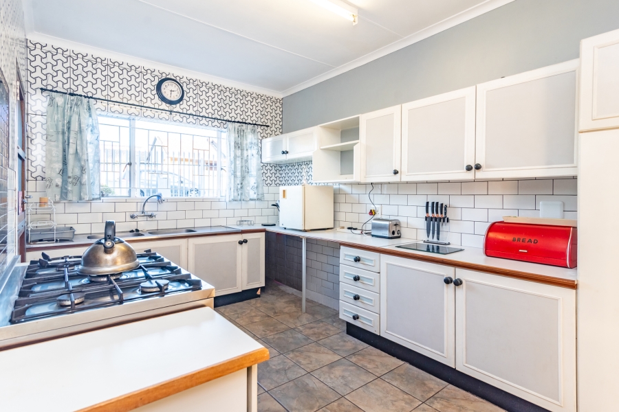 3 Bedroom Property for Sale in Wilro Park Gauteng
