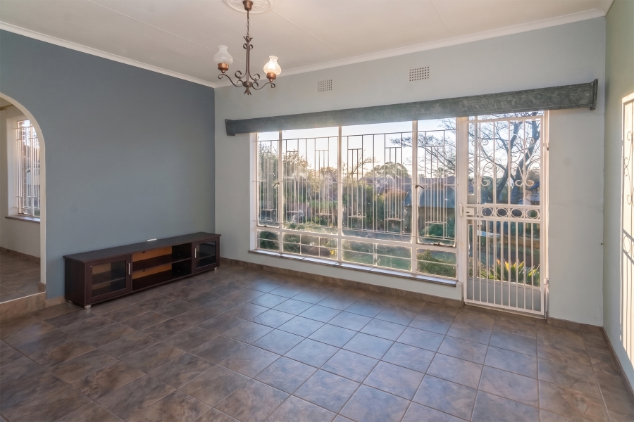 3 Bedroom Property for Sale in Wilro Park Gauteng