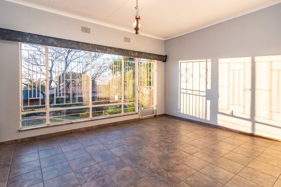 3 Bedroom Property for Sale in Wilro Park Gauteng