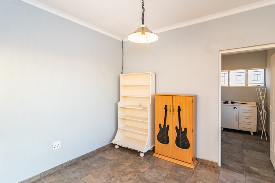3 Bedroom Property for Sale in Wilro Park Gauteng