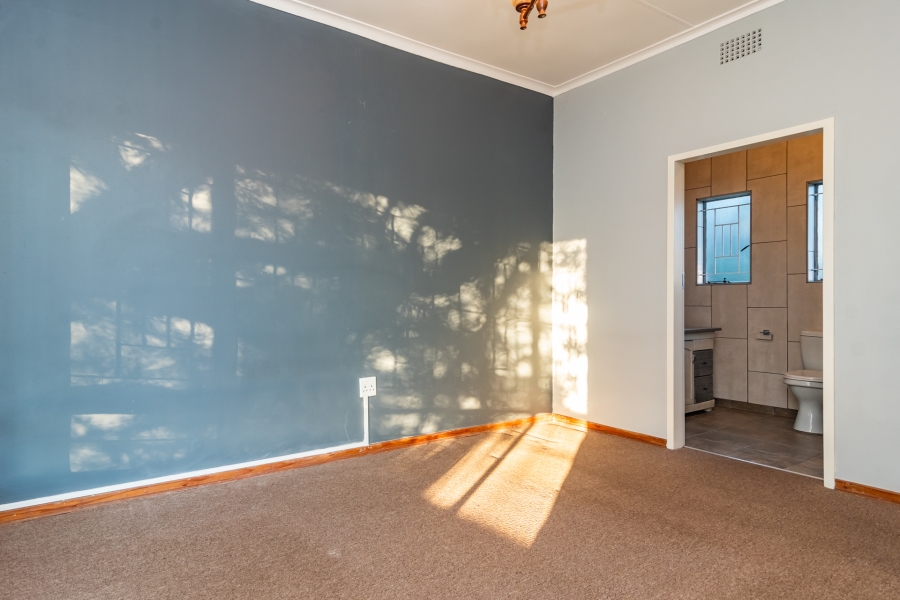 3 Bedroom Property for Sale in Wilro Park Gauteng