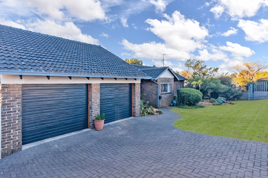 3 Bedroom Property for Sale in Wilro Park Gauteng