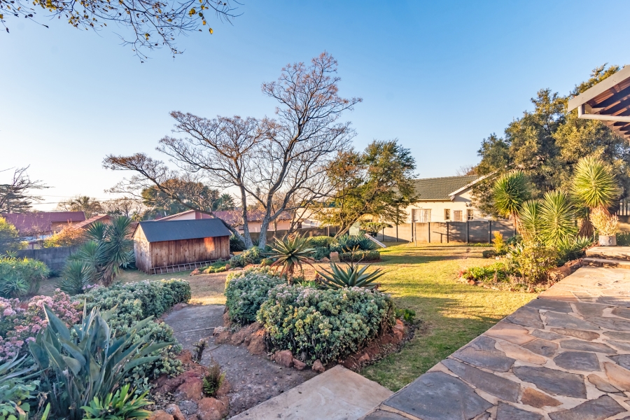 3 Bedroom Property for Sale in Wilro Park Gauteng