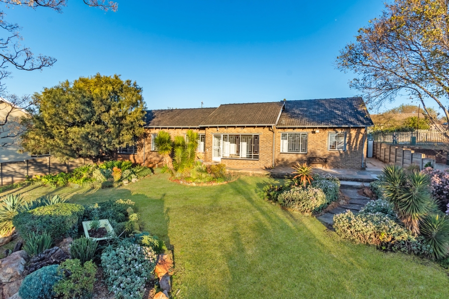 3 Bedroom Property for Sale in Wilro Park Gauteng
