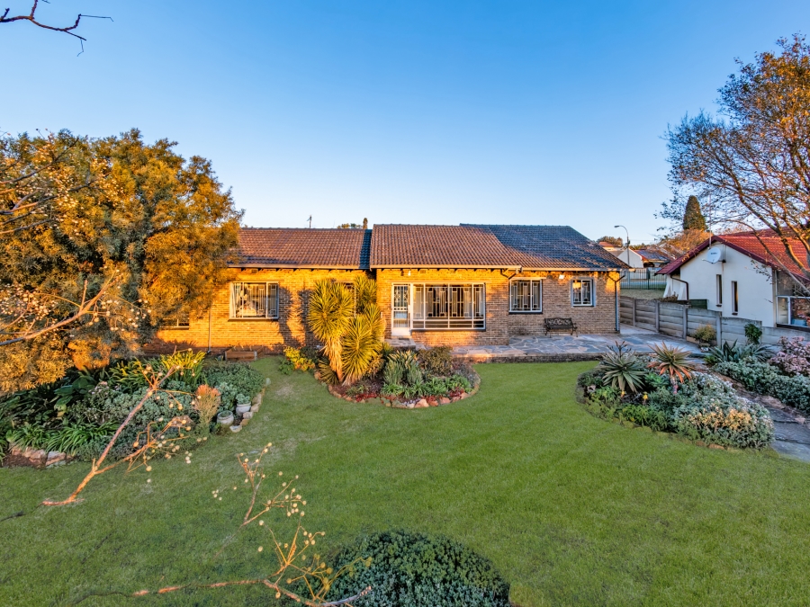 3 Bedroom Property for Sale in Wilro Park Gauteng