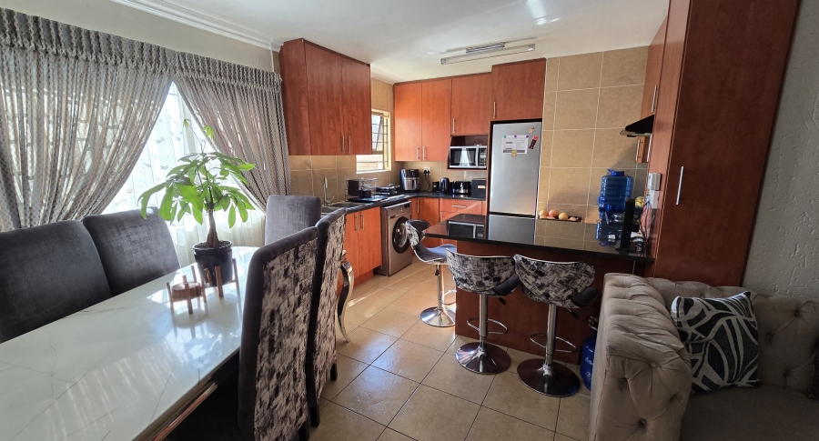 2 Bedroom Property for Sale in New Redruth Gauteng
