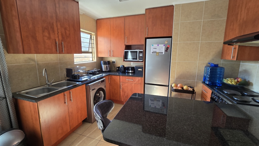 2 Bedroom Property for Sale in New Redruth Gauteng
